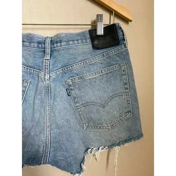 Levi's 501 Original Shorts Side Stripe Size 28 - Picture 12 of 13